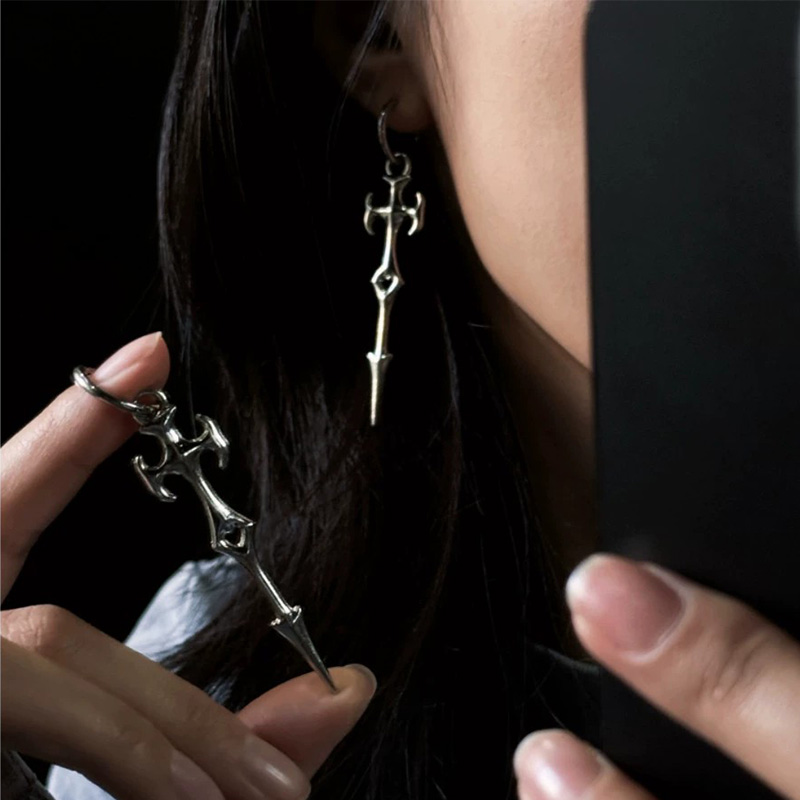 Kolczyki koła z ostrymi ostrza – Women'S Fashion Edgy recenzja i cena