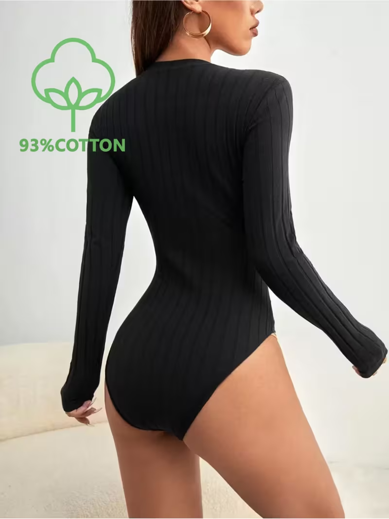 Jednokolorowe, codzienne body  – Turtleneck Bodysuit recenzja i cena